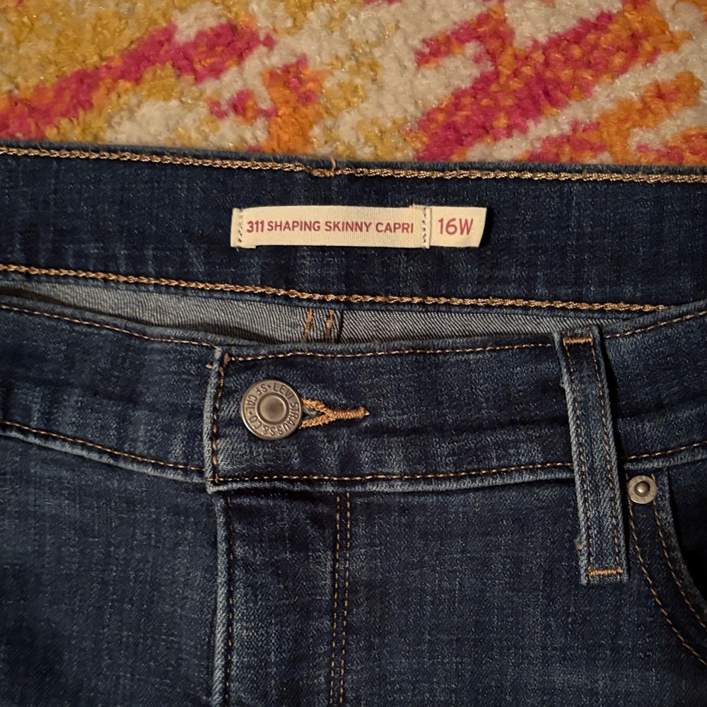 Levi's Dark Blue Shaping Skinny Capri Jeans 16W - Picture 2 of 5